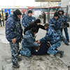Завязавшаяся перепалка быстро переросла в драку, в ходе которой сотрудники службы безопасности «задавили» мужчину числом — newsvl.ru