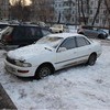 С крыши торгового центра на Второй Речке на автомобиль рухнул обледенелый сугроб  — newsvl.ru