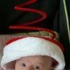 Лидия, 3 месяца. Дедушка Мороз оставил в подарок шапку — newsvl.ru
