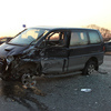 В результате столкновения микроавтобуса с внедорожником пострадали три человека — newsvl.ru