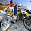 Сегодня по Набережной проехали разные мотоциклы, владельцев которых объединяла нелюбовь к холоду — newsvl.ru