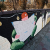 Подпорную стену на Партизанском проспекте уже почти перекрасили, осталось лишь добавить несколько завершающих штрихов — newsvl.ru