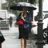 Под зонтом дождь не кажется таким сильным — newsvl.ru
