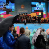 На Центральной площади Владивостока теноры Мариинского театра спели под проливным дождем — newsvl.ru