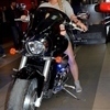Девушки Владивостока позировали практически с каждым мотоциклом — newsvl.ru