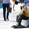 С наступлением тепла на улицах значительно прибавляется уличных музыкантов — newsvl.ru