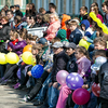 На трибунах иностранцев приветствовало большое количество детей, которых ради такого события освободили от занятий — newsvl.ru