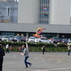 Сегодня, 12 октября, на центральной площади Владивостока горожане отмечают Международный день воздушных змеев (World Kite Day). В рамках него здесь проходит четвертый фестиваль «Все выше и выше» — newsvl.ru
