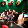 Музыканты общались с владивостокскими поклонниками группы и фотографировались на память — newsvl.ru