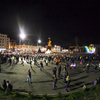 Мониторы в перерывах между песнями напоминали, что а площади играет "Би-2" — newsvl.ru