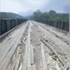 На временном мосту в Новолитовске грузовики пробивают топливные баки (ВИДЕО)