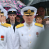 Около тысячи человек пришли посмотреть на ритуал посвящения курсантов в мичманы и прапорщики — newsvl.ru
