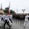 На прощание выпускники прошли торжественным маршем возле Вечного огня — newsvl.ru