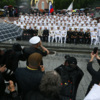 В конце церемонии выпускников пригласили на общую фотографию — newsvl.ru