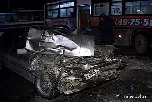 Водитель легковушки получил внушительные травмы и также был госпитализирован. — newsvl.ru