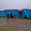 Дождь помешал отдыху на пляже Океан в Андреевке.  — newsvl.ru