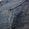 Огромные камни и грунт рухнули на расположенные внизу гаражи — newsvl.ru