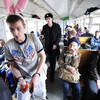 Контролеры продемонстрировали пассажирам, кто такие "зайцы" и как с ними бороться   — newsvl.ru