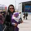 Владивостокские слингомамы прогулялись по улицам города — newsvl.ru