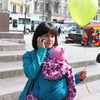 Современные городские мамы решили встретить весну, а заодно показать, что такое слинг, какой это удобный и красивый акссессуар — newsvl.ru