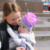 Как только родители один раз попробуют носить ребенка в слинге, все прочие способы ношения ребенка покажутся гораздо менее удобными — newsvl.ru