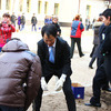 Генеральный консул Японии во Владивостоке сажает сакуру — newsvl.ru