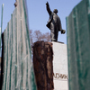 Подрядчикам необходимо выполнить вертикальную облицовку клумб, постамента памятника, уложить гранитную брусчатку, установить бордюр и фонари — newsvl.ru