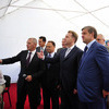 Одновременно с кинофестивалем бывший губернатор успевал знакомить гостей и приезжих чиновников с "великими" стройками — newsvl.ru