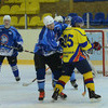 В воскресенье на льду "Полюса" за победу сражались команды «Луч» и «Скан» — newsvl.ru