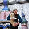 Валентина Кривова очень любит своих домашних животных, все для них, и даже замок! — newsvl.ru