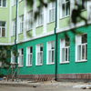 Обновленный фасад "желтого дома" будет жизнеутверждающим зеленым — newsvl.ru