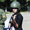 Дети с удовольствием примеряли военный инвертарь, фотографировались с оружием — newsvl.ru