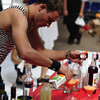Бармены со всего Дальнего Востока удивляли публику различными трюками и жонглированием бутылками, а также показывали чудеса скорости в приготовлении алкогольных напитков. — newsvl.ru