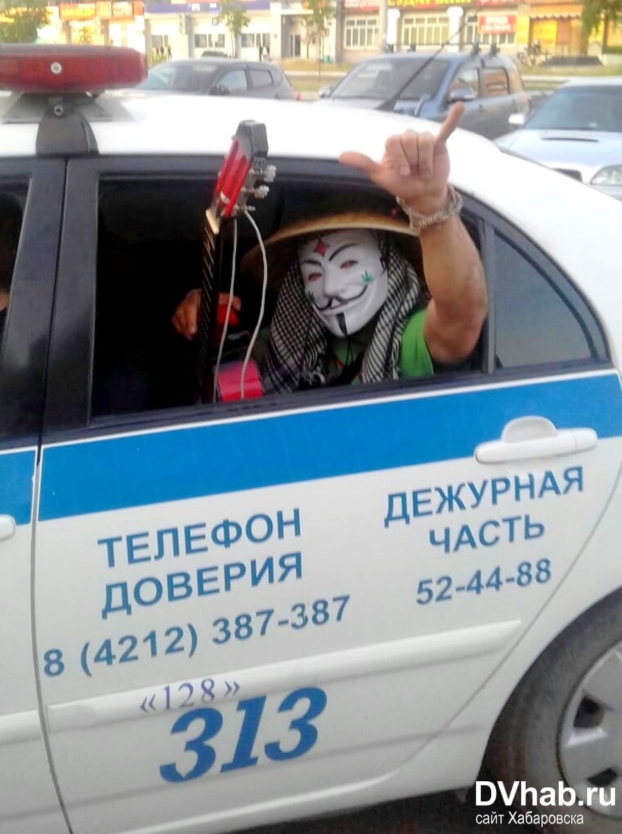 Сбор подписей выдвиженцем в городскую и краевую думу в Комсомольске закончился приводом в полицию Сбор подписей выдвиженцем в городскую и краевую думу в Комсомольске закончился приводом в полицию
