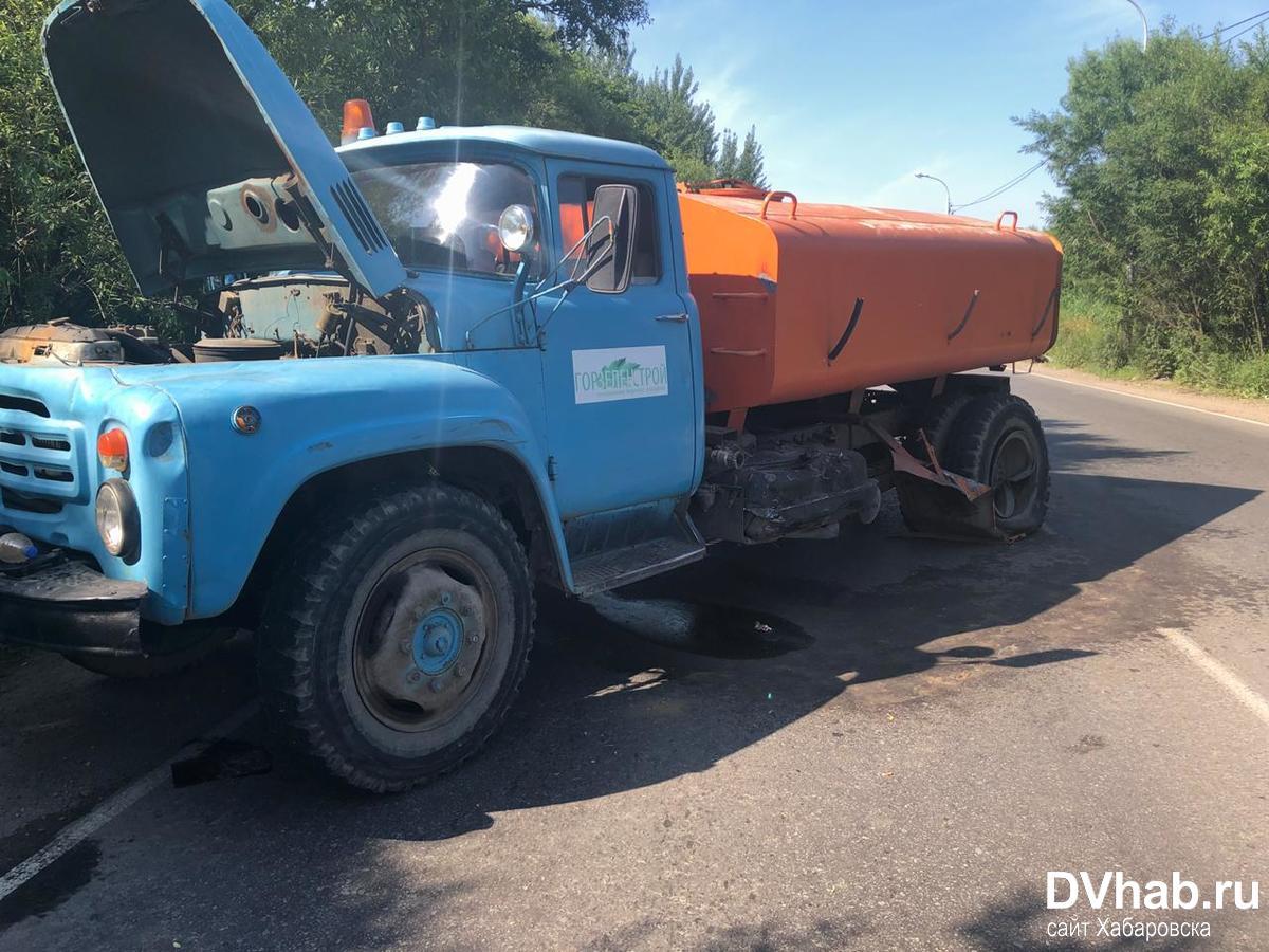 Водитель минивэна врезался во встречный ЗИЛ под Березовкой и сбежал (ФОТО)  — Новости Хабаровска