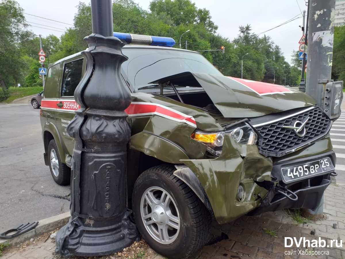 УАЗ военной полиции попал в ДТП у площади имени Блюхера (ФОТО) — Новости  Хабаровска