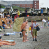 Жители с удовольствием купаются и загорают — newsvl.ru