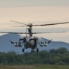 Ка-52 способен развивать скорость до 350 км/ч, а также совершать фигуру высшего пилотажа под названием «смертельная воронка»   — newsvl.ru