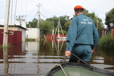 Спасатели МЧС дежурят в подтопленных населенных пунктах Хабаровского края