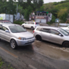 На дороге из-за проливных дождей и не справляющихся с потоками ливневок образовались целые озера   — newsvl.ru
