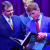 Губернатор подарил капитану книгу-фотоальбом «От Самарги до Тумангана» — newsvl.ru