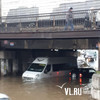Утром под мостом на Фадеева утонули три автомобиля (ФОТО)