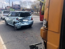Пьяный понедельник: нетрезвый водитель грузовика разбил две машины 