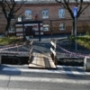 На 2-й Строительной дорогу разрыли прямо перед школой — newsvl.ru
