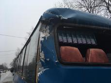 Стальной подзатыльник: опустившийся на ходу манипулятор мусоровоза разбил маршрутное такси в Березовке 