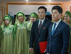 Русский с корейцем братья навек: память о визите Ким Чен Ира увековечили в Хабаровске 