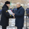Вице-губернатор Александр Мельник также вручал ключи от квартир новоселам — newsvl.ru