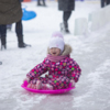 Малыши катаются на ледянках... — newsvl.ru