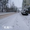 Во Владивостоке продолжают чистить дороги от снега (ФОТО)