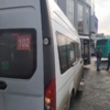 Маршрутка и автобус столкнулись на остановке  — newsvl.ru
